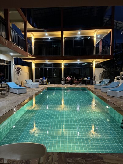 Kampot 4 Private guest-suites with pool
Very cozy,  only 1.5 km to old town area