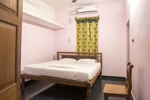 3 bedrooms, iron/ironing board, WiFi, bed sheets - Saral villa (Puducherry)