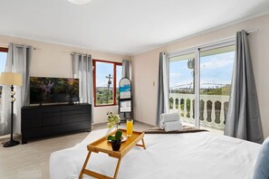 5 chambres, fer et planche à repasser, Wi-Fi