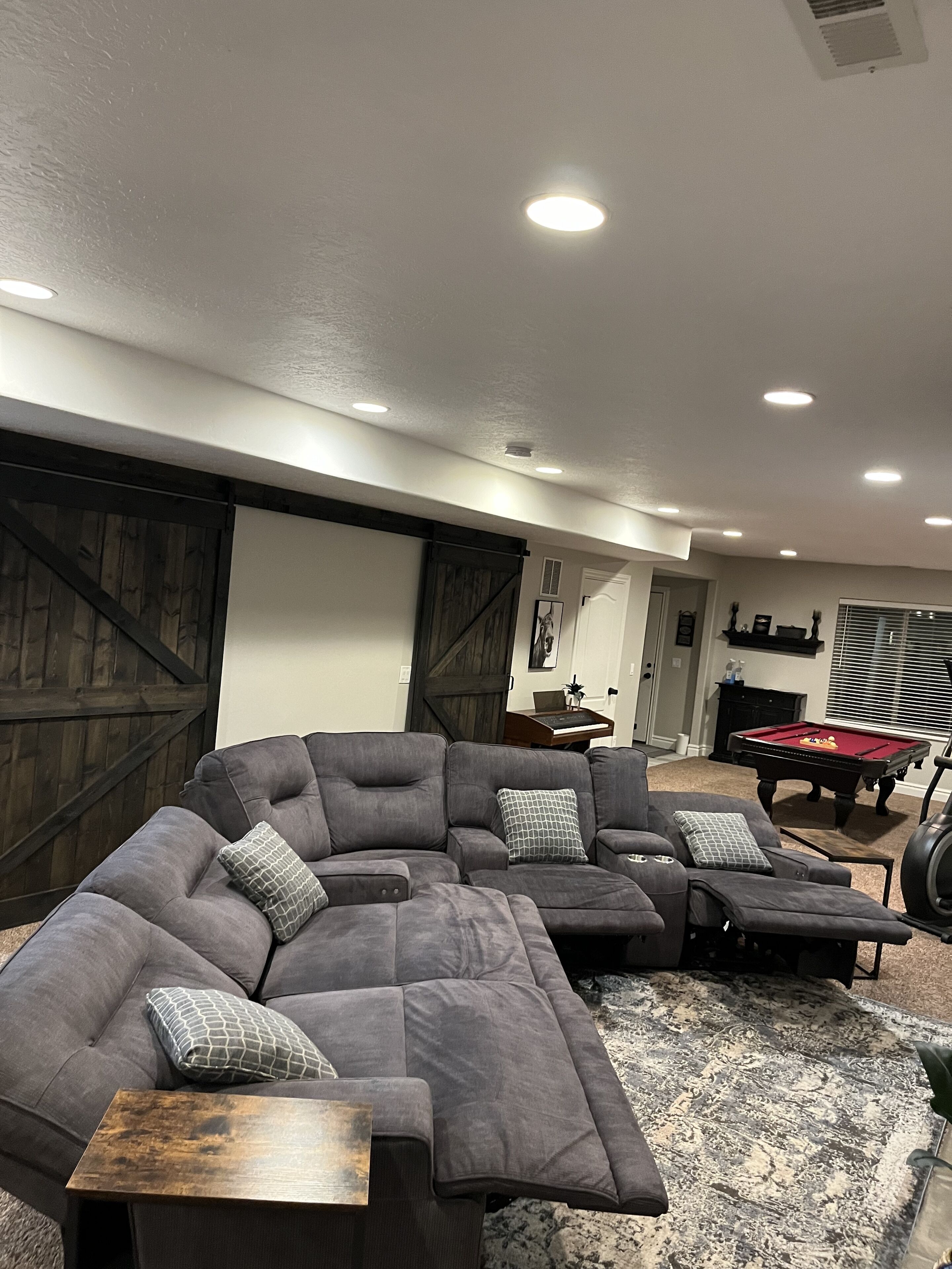 Smart TV, fireplace, video games, ping pong