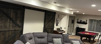 2 bedroom in law basement suite. family friendly mountain getaway 