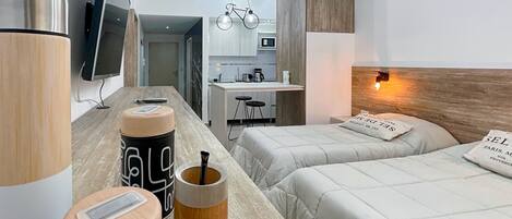 Apartment, 1 Bedroom, Accessible, Smoking | 1 bedroom