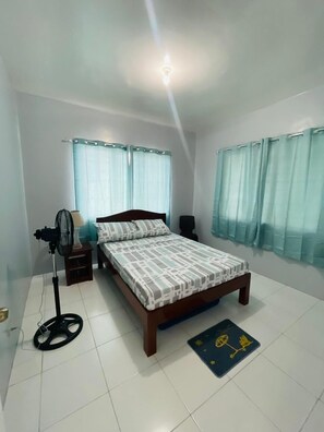 1 bedroom - Chills home stay (Moalboal)