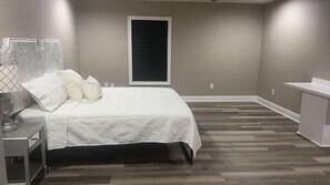 Room - Unwind at this cozy 8 bedroom home that’s in a very peaceful area. (Sumrall)