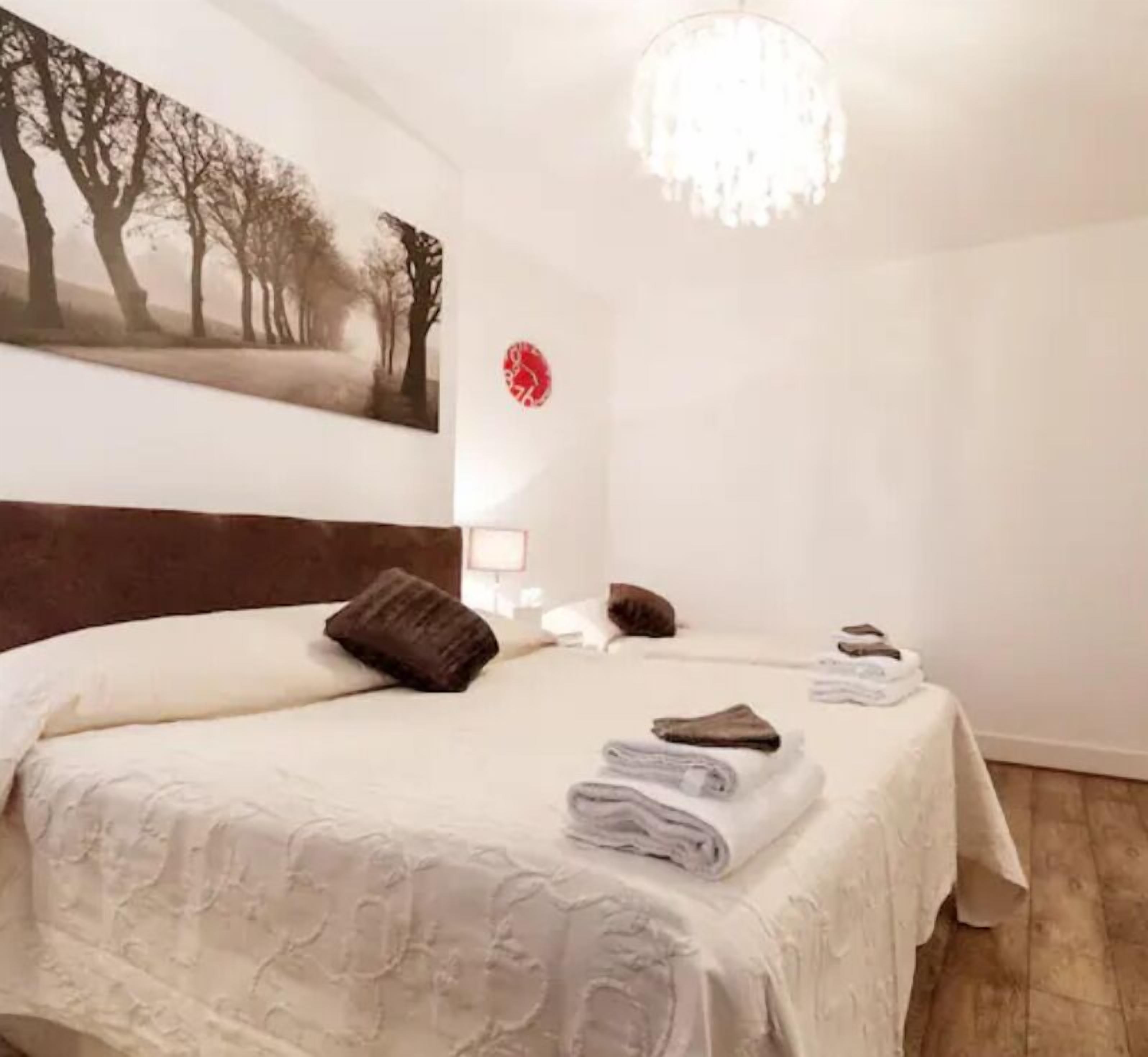 4 bedrooms, WiFi, bed sheets