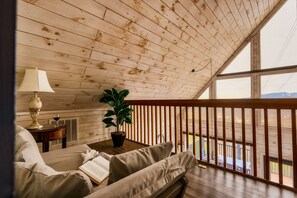 Interior - Panoramic View l King Suites l Pools l Bunkbeds l 3 mi to Gatlinburg l Game Room (Gatlinburg)