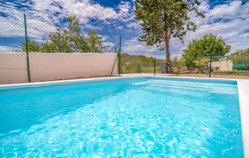 Awesome home in Alcala la Real