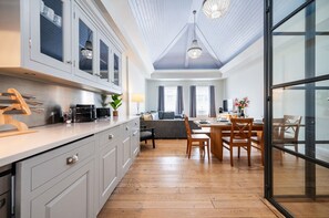 Interior - Superb 2 bedroom Covent Garden (Greater London)
