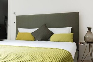 3 bedrooms, iron/ironing board, travel cot, free WiFi