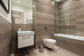 Hårtork och handdukar