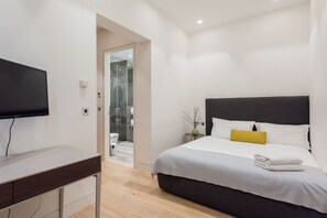 2 室のベッドルーム、アイロン / アイロン台、旅行用ベビーベッド、WiFi (無料)