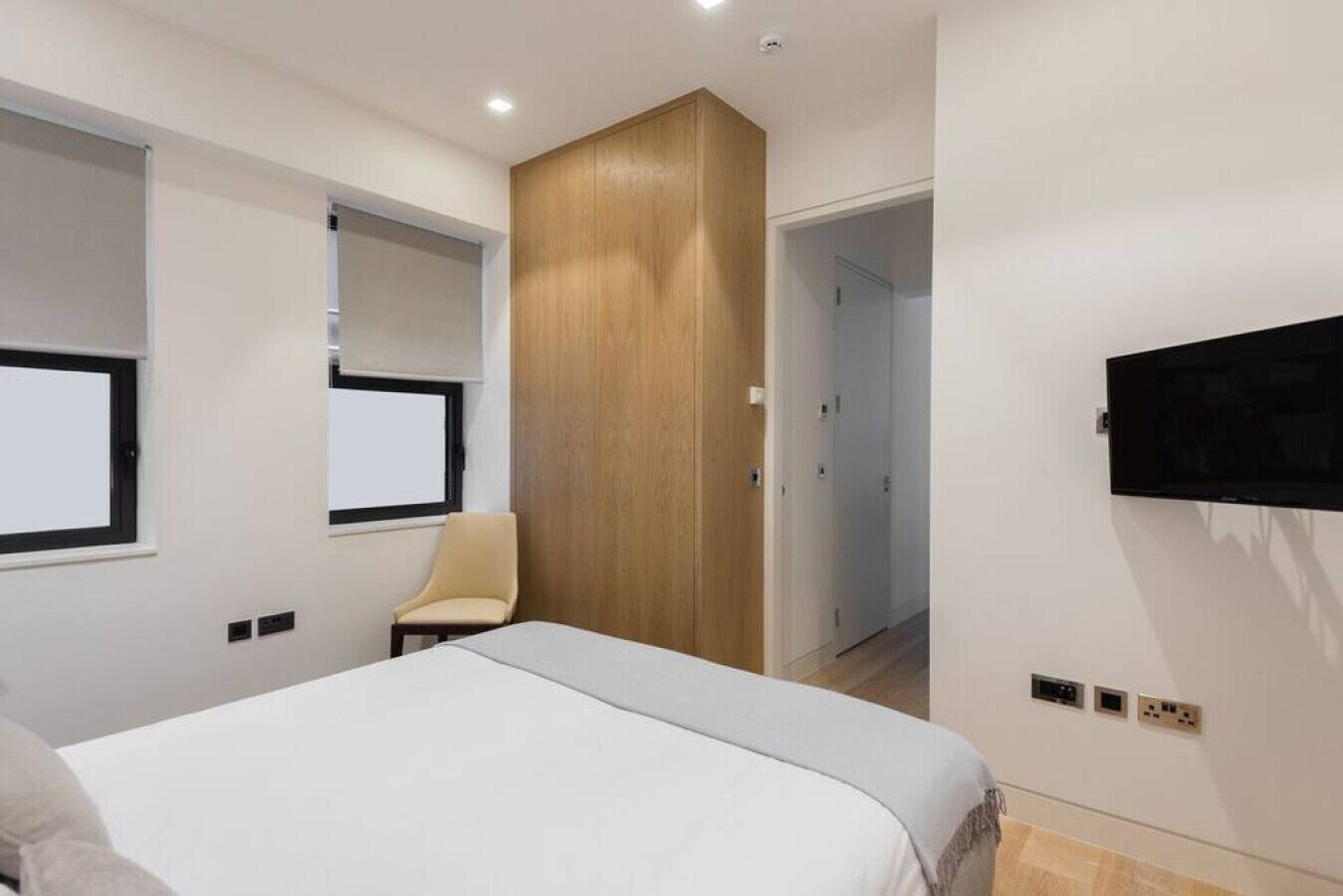 2 bedrooms, iron/ironing board, travel crib, free WiFi