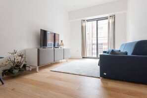 Smart TV - Spectacular 2 Bedroom in Trafalgar Sq (Greater London)