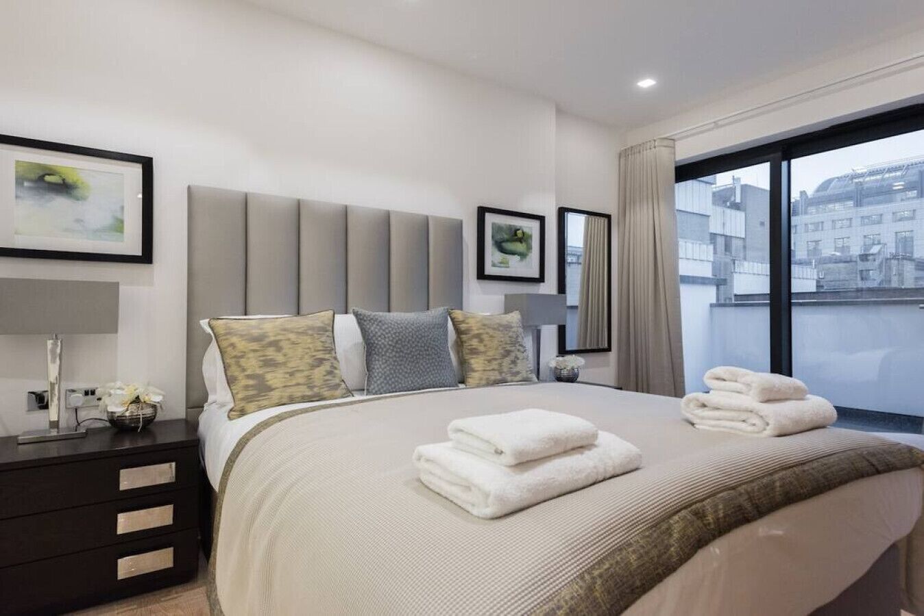 2 chambres, fer et planche à repasser, lit parapluie, Wi-Fi gratuit