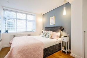 2 chambres, fer et planche à repasser, lit parapluie, Wi-Fi gratuit