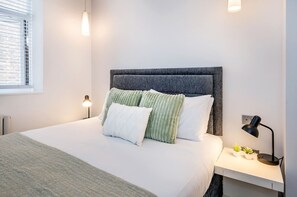 2 bedrooms, iron/ironing board, travel cot, free WiFi