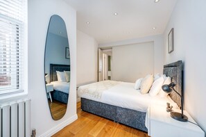 2 chambres, fer et planche à repasser, lit parapluie, Wi-Fi gratuit