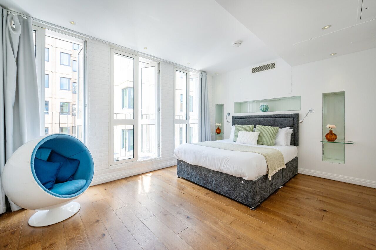 2 slaapkamers, een strijkplank/strijkijzer, reisbedje, gratis wifi