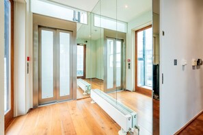 Interior - Chic 2 Bedroom Retreat in South Kensington (Greater London)