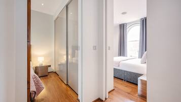 2 bedrooms, iron/ironing board, travel crib, free WiFi