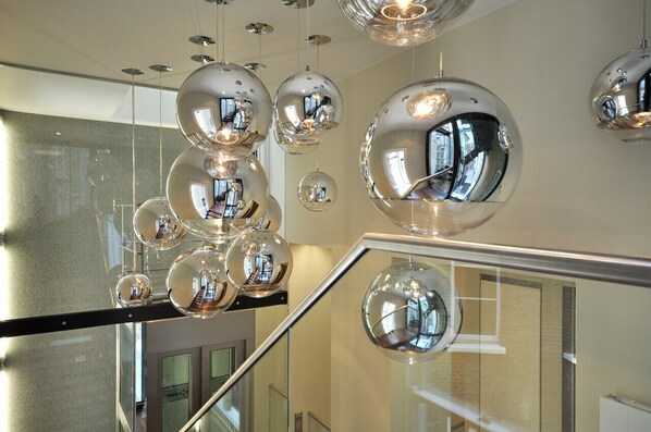 المنشأة من الداخل