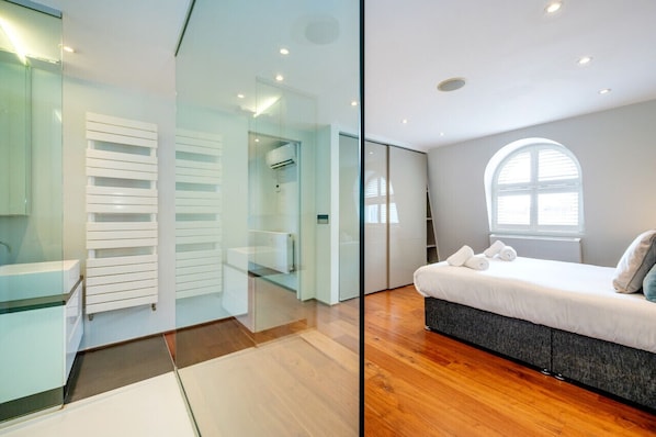 1 Schlafzimmer, Bügeleisen/Bügelbrett, Reisekinderbett, kostenloses WLAN