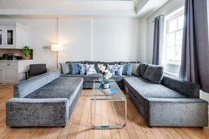 Smart TV - Unique Covent Garden Townhouse! (Greater London)