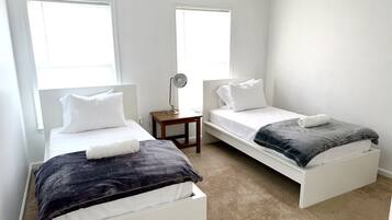 4 bedrooms, desk, iron/ironing board, free WiFi