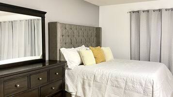 4 bedrooms, desk, iron/ironing board, free WiFi