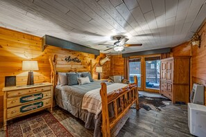 4 Schlafzimmer, Schreibtisch, Bügeleisen/Bügelbrett, kostenloses WLAN