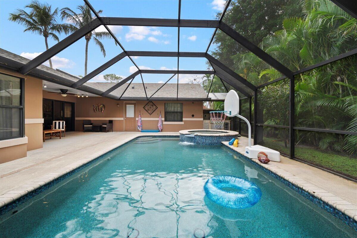 Luxurious Equestrian Pool Home located in the Heart of Wellington