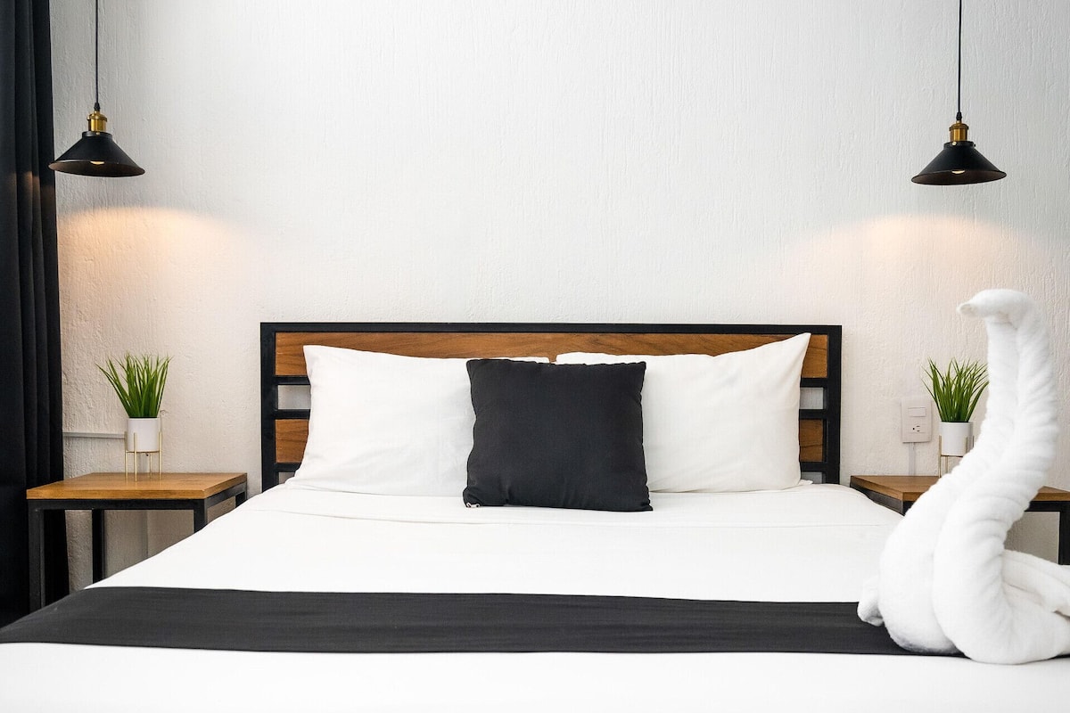 1 bedroom, in-room safe, iron/ironing board, free WiFi