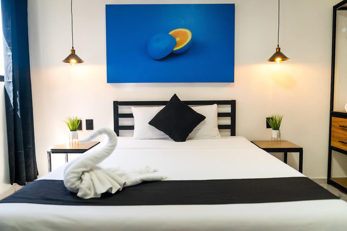 1 bedroom, in-room safe, iron/ironing board, free WiFi