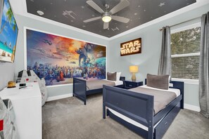 8 bedrooms, iron/ironing board, WiFi, bed sheets - 8BR Spectacular Villa • Games Room • Near Disney (Kissimmee)