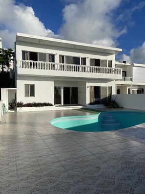 Exterior - Saipan ocean view swimming pool villa NO1, saipan best Oceanview , private pool. (nevy hill)