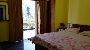 5 bedrooms, WiFi, bed sheets