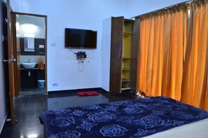 5 bedrooms, WiFi, bed sheets