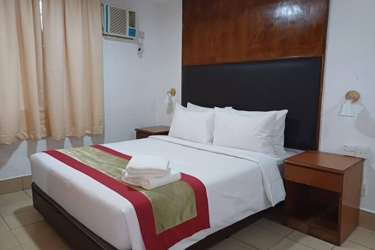 Down duvets, desk, iron/ironing board, free WiFi