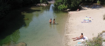 25mn Ajaccio/beaches 2mn river. Linen parking