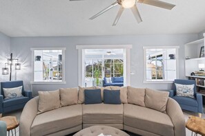 スマートテレビ、書庫、プリンター