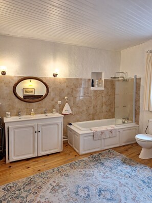 Family Double or Twin Room, Village View | Bathroom | Hair dryer, towels, soap, shampoo