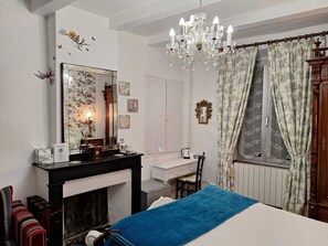 Deluxe-Doppelzimmer, 1 King-Bett (Village View) | Kostenloses WLAN