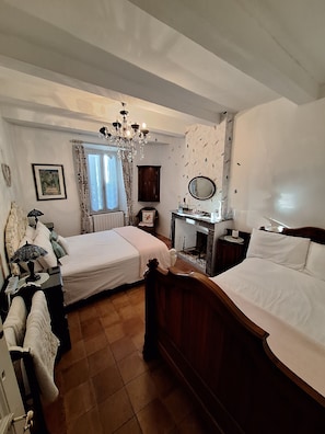 Familien-Doppel- oder -Zweibettzimmer, Blick auf die Anlage (Village View) | Kostenloses WLAN