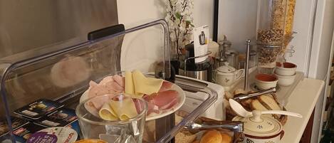 Petit déjeuner buffet compris tous les jours