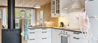 "Rubi" - 250m from the sea by Interhome