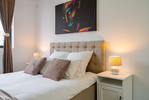 1 chambre, fer et planche à repasser, Wi-Fi gratuit, draps fournis