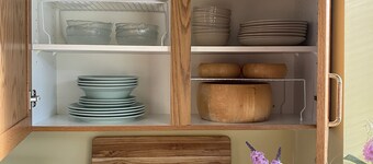 Clean safe private bedroom, comfy bed, keyless entry, no stairs, on bus routes