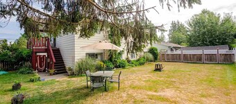 Clean safe private bedroom, comfy bed, keyless entry, no stairs, on bus routes