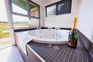 Luxe kamer, 2 tweepersoonsbedden (Spa Lodge) | Luxe beddengoed, verduisterende gordijnen, geluiddichte muren