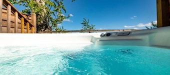 Silverwood Luxury Lodges & Bistro Barn